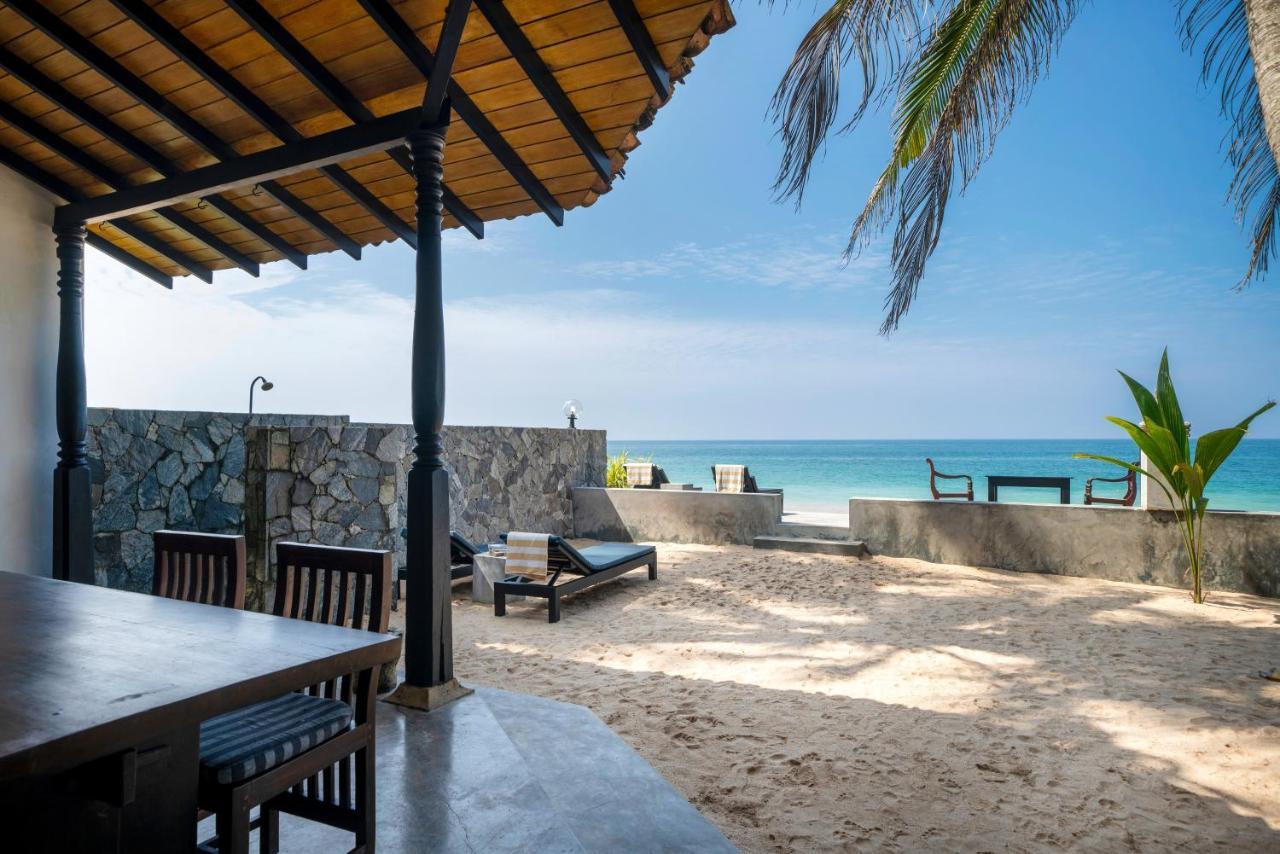 Blue Parrot Beach Villa Ambalangoda  Kültér fotó