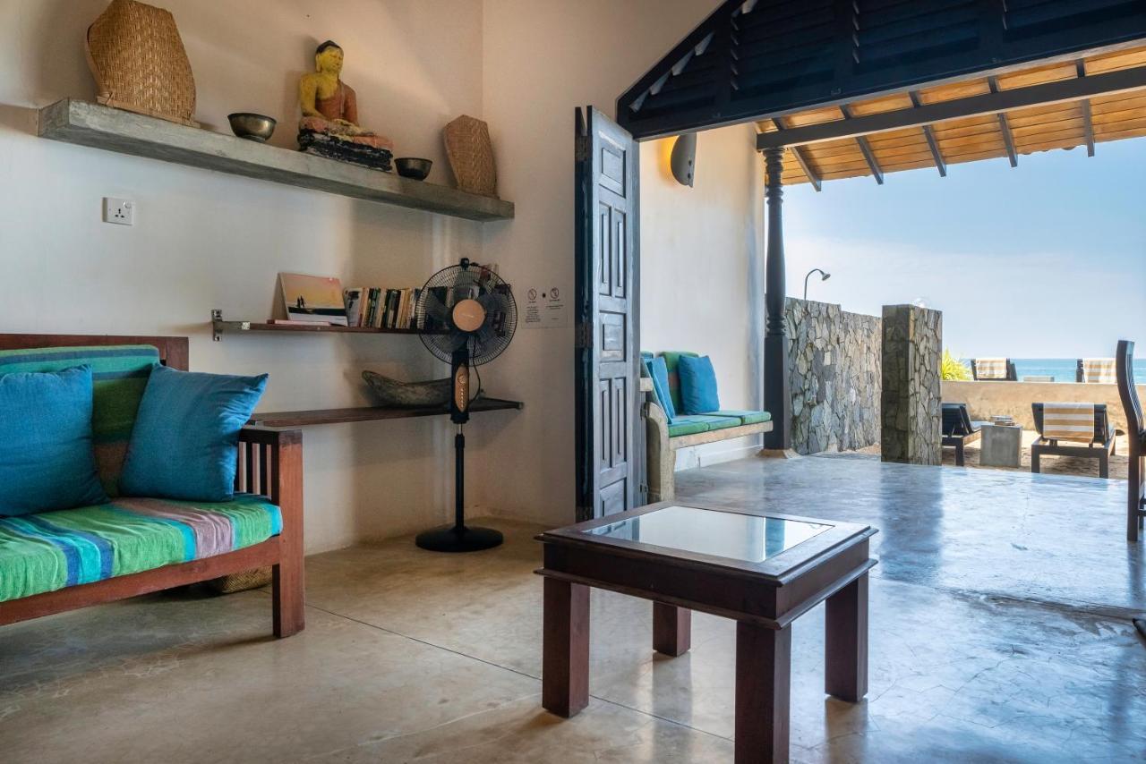 Blue Parrot Beach Villa Ambalangoda  Kültér fotó