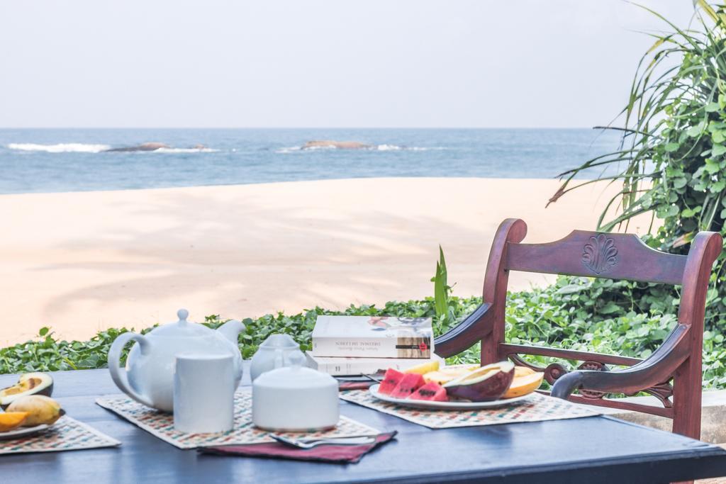 Blue Parrot Beach Villa Ambalangoda  Kültér fotó