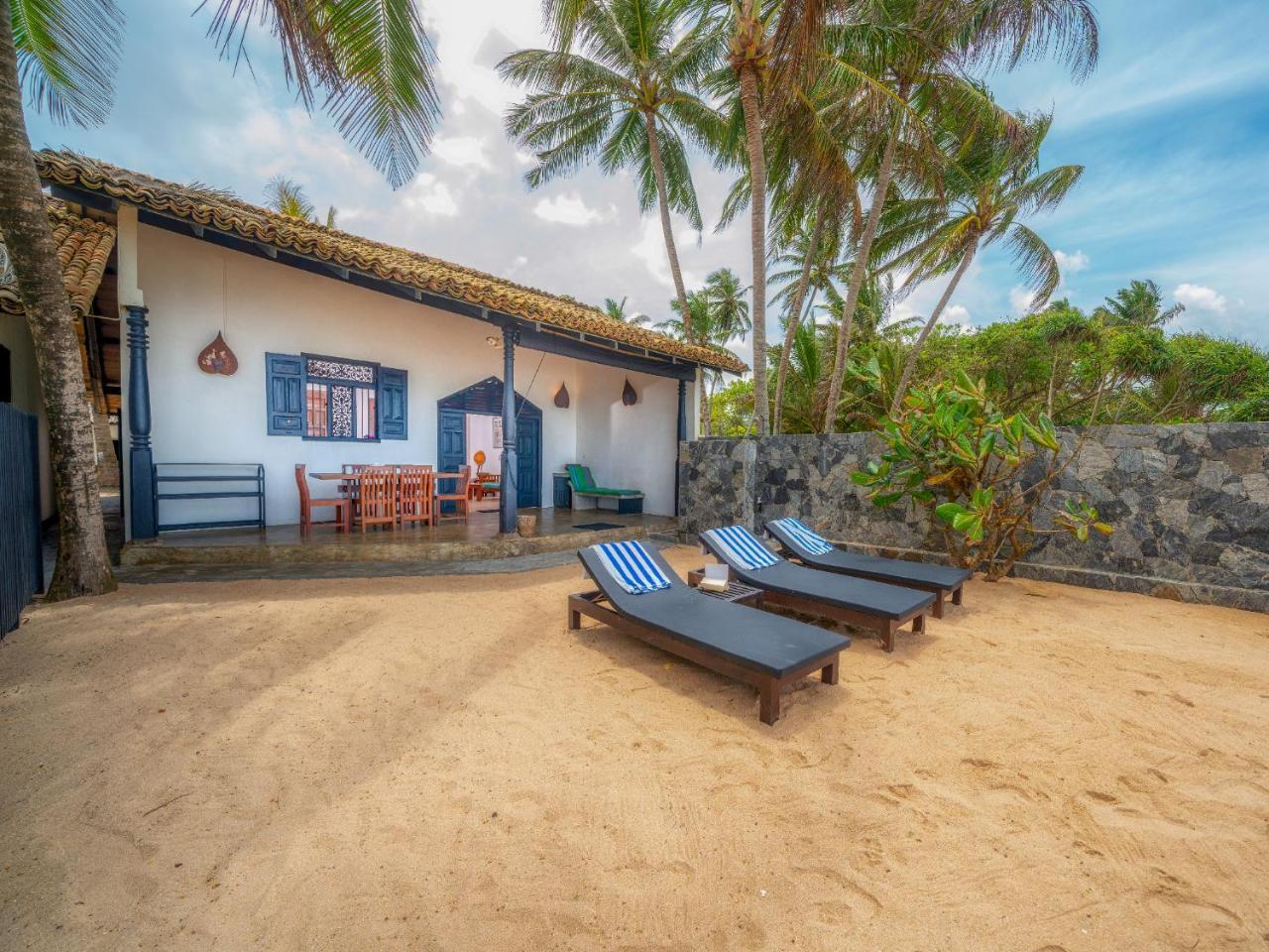 Blue Parrot Beach Villa Ambalangoda  Kültér fotó